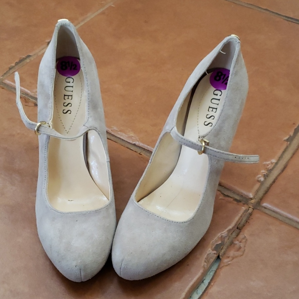 GUESS SPIKE HIGH  HEELS